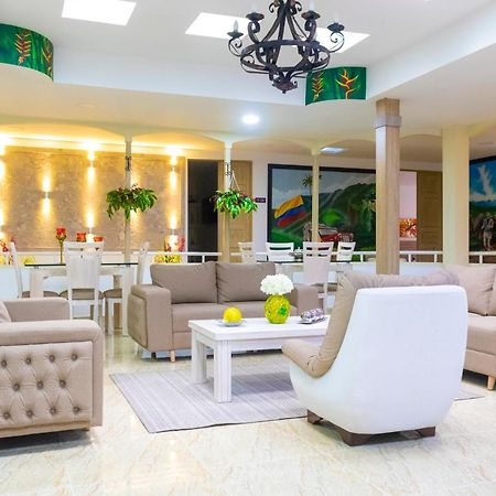 Hotel Plaza Real Санта-Роса-де-Кабаль Экстерьер фото